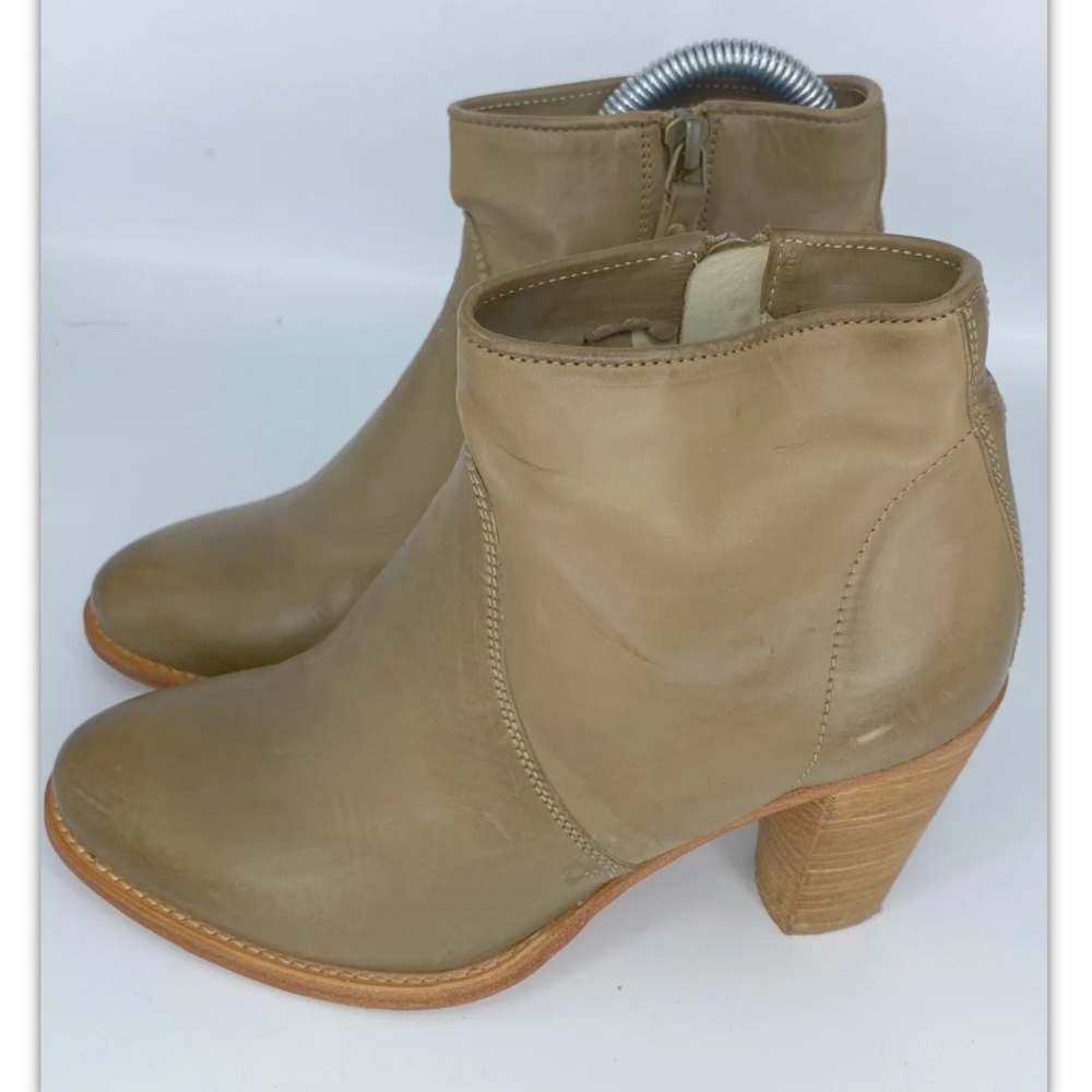 N.D.C. Handmade Leather Ankle Boots - Picture 2 of 6